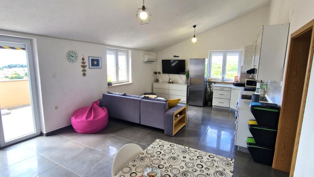 Apartment Goran Krk Town Exterior photo